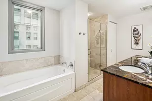 160 E Illinois St, Chicago, IL 60611 - Photo 16