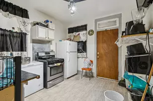 1012 N Ridgeway Ave, Chicago, IL 60651 - Photo 16