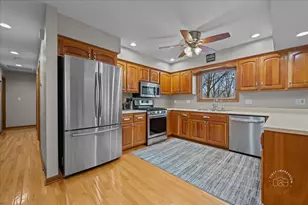 2S924 Shagbark Dr, Batavia, IL 60510 - Photo 12