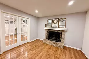 2071 Madison Ave, Gurnee, IL 60031 - Photo 2