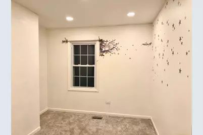 2071 Madison Avenue, Gurnee, IL 60031 - Photo 10