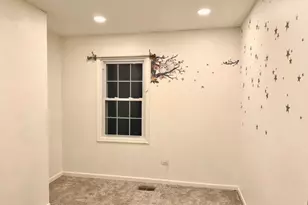 2071 Madison Ave, Gurnee, IL 60031 - Photo 10