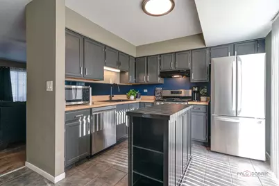 [Address not provided], Elgin, IL 60120 - Photo 12