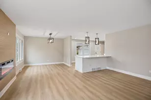 528 E 191st Pl, Glenwood, IL 60425 - Photo 10