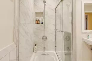 211 Briarwood Pass, Oak Brook, IL 60523 - Photo 20