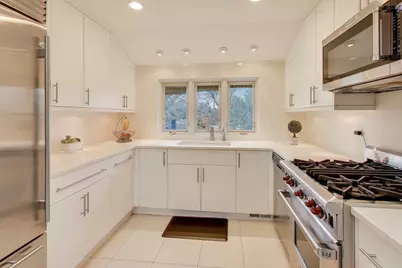 211 Briarwood Pass, Oak Brook, IL 60523 - Photo 10