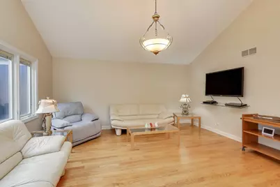 211 Briarwood Pass, Oak Brook, IL 60523 - Photo 14