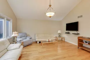 211 Briarwood Pass, Oak Brook, IL 60523 - Photo 14