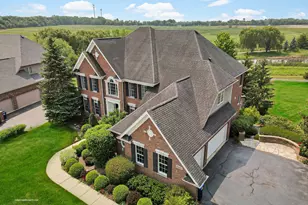 3N651 James Fenimore Cooper Ln, Saint Charles, IL 60175 - Photo 2