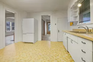 607 W Burbank St, Harvard, IL 60033 - Photo 8