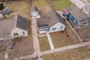 1006 N Morris Ave, Bloomington, IL 61701 - Photo 4