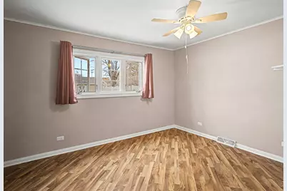 [Address not provided], Burbank, IL 60459 - Photo 8