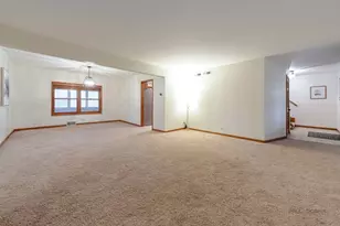 26585 N Pheasant Ct, Wauconda, IL 60084 - Photo 4
