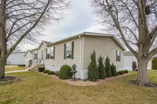 1151 Ash Ct, Manteno, IL 60950 - Photo 2