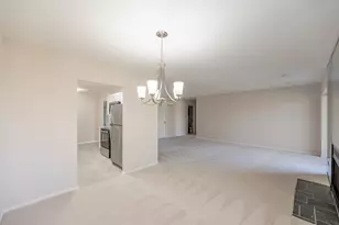 3050 Pheasant Creek Dr, Northbrook, IL 60062 - Photo 6