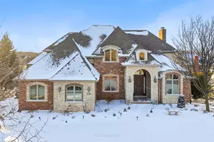 12504 Thornberry Dr, Lemont, IL 60439 - Photo 2