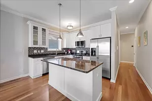 1628 N Bosworth Ave, Chicago, IL 60642 - Photo 4