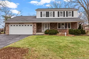 8305 S 85th Ct, Hickory Hills, IL 60457 - Photo 2