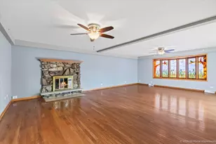 8305 S 85th Ct, Hickory Hills, IL 60457 - Photo 12