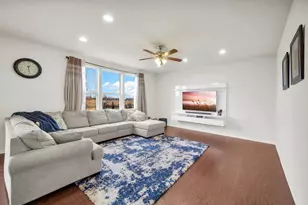 4255 Fraser Cir, Naperville, IL 60564 - Photo 6