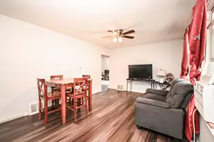 1636 Rice St, Waukegan, IL 60087 - Photo 8