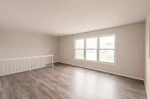 1100 Boston Harbor, Schaumburg, IL 60193 - Photo 2