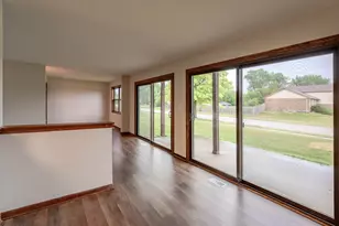 19211 Elm Dr, Country Club Hills, IL 60478 - Photo 6