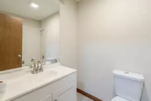 19211 Elm Dr, Country Club Hills, IL 60478 - Photo 10