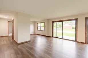 19211 Elm Dr, Country Club Hills, IL 60478 - Photo 4
