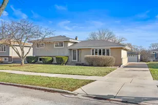 513 S Princeton Ave, Itasca, IL 60143 - Photo 2