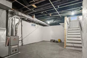 1906 E Taylor St, Bloomington, IL 61701 - Photo 34