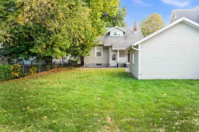 1906 E Taylor Street, Bloomington, IL 61701 - Photo 36