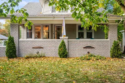 1906 E Taylor Street, Bloomington, IL 61701 - Photo 2