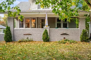 1906 E Taylor St, Bloomington, IL 61701 - Photo 2