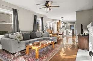 1906 E Taylor St, Bloomington, IL 61701 - Photo 6