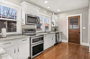 1906 E Taylor St, Bloomington, IL 61701 - Photo 16