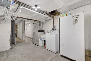 136 W 18th St, Lockport, IL 60441 - Photo 18