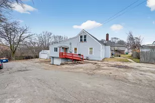 136 W 18th St, Lockport, IL 60441 - Photo 4