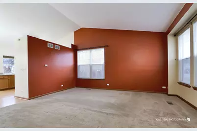 444 E Camden Lane, Round Lake Beach, IL 60073 - Photo 2