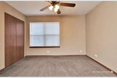 444 E Camden Lane, Round Lake Beach, IL 60073 - Photo 18
