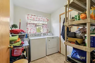 842 Deep Woods Ct, Grayslake, IL 60030 - Photo 18