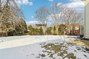 842 Deep Woods Ct, Grayslake, IL 60030 - Photo 38