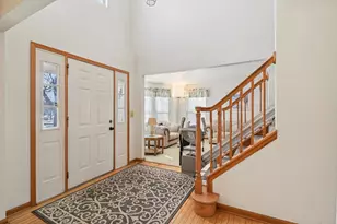 842 Deep Woods Ct, Grayslake, IL 60030 - Photo 6