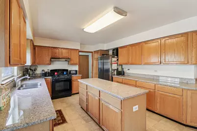 842 Deep Woods Court, Grayslake, IL 60030 - Photo 4