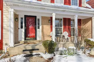 842 Deep Woods Ct, Grayslake, IL 60030 - Photo 2