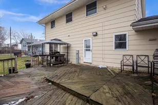 235 Ridge Dr, Dekalb, IL 60115 - Photo 12