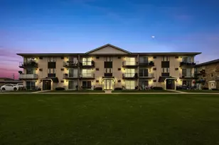 7102 W 107th St, Worth, IL 60482 - Photo 2