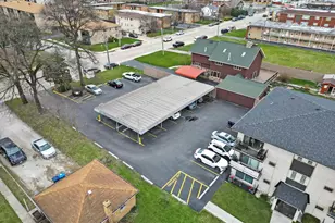 7102 W 107th St, Worth, IL 60482 - Photo 6