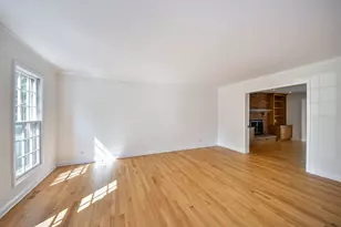 825 Biltmore Ct, Naperville, IL 60563 - Photo 4