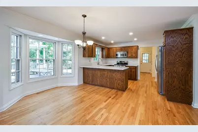 825 Biltmore Court, Naperville, IL 60563 - Photo 6